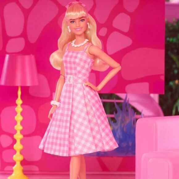 Barbie The Movie Collectible Doll-Margot Robbie as Barbie in Pink Gingham Dress - Picture 2 of 6